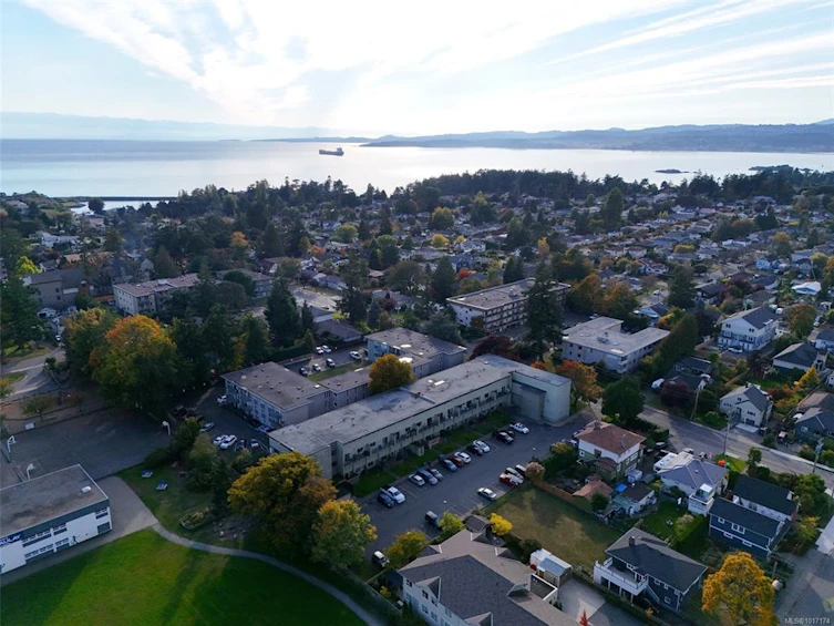 43-477 Lampson Street, Esquimalt, BC, V9A 5Z4 - 32
