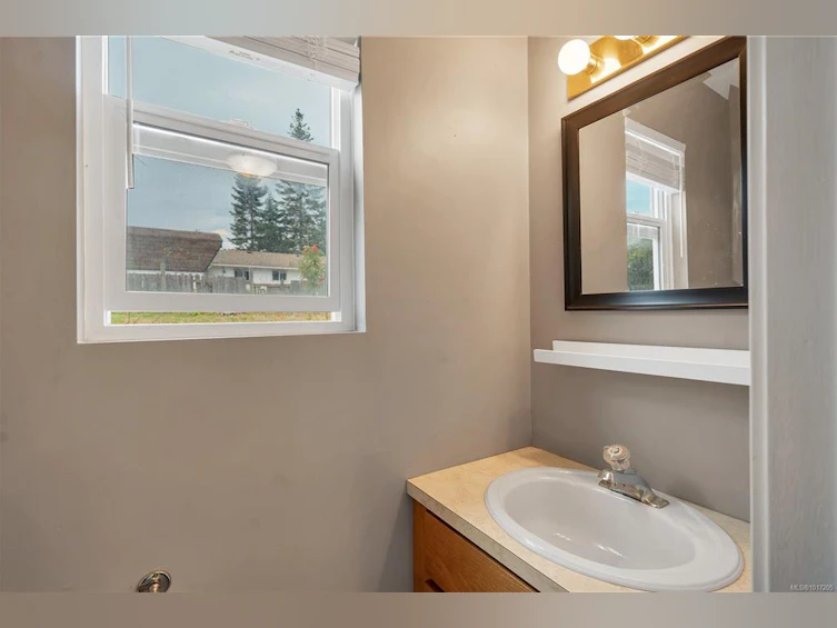 736 Nancy Greene Drive, Campbell River, BC, V9W 2A6 - 18
