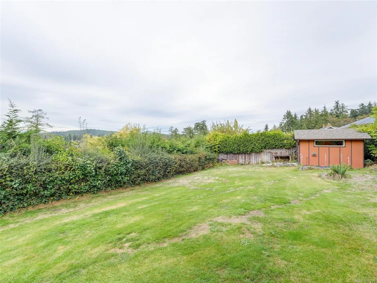 3998 Holland Avenue, Saanich, BC, V8Z 5K1 - 39