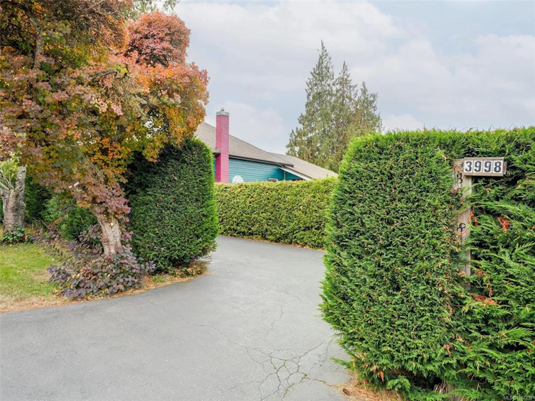 3998 Holland Avenue, Saanich, BC, V8Z 5K1 - 40