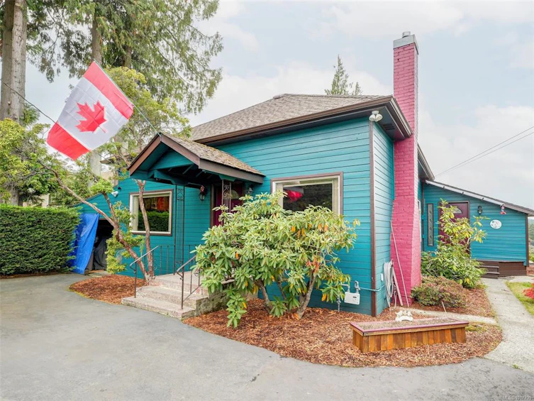 3998 Holland Avenue, Saanich, BC, V8Z 5K1