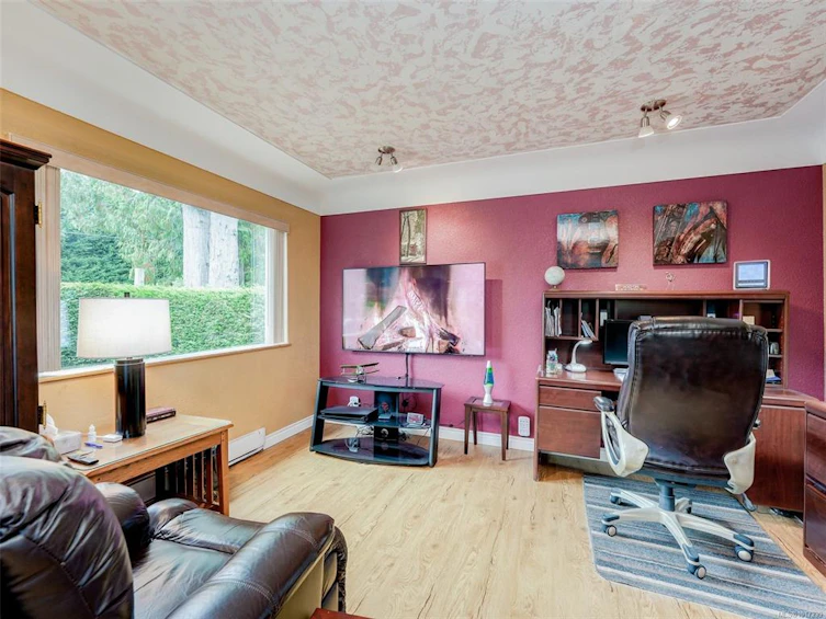 3998 Holland Avenue, Saanich, BC, V8Z 5K1 - 12