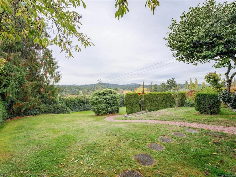 3998 Holland Avenue, Saanich, BC, V8Z 5K1 - 22