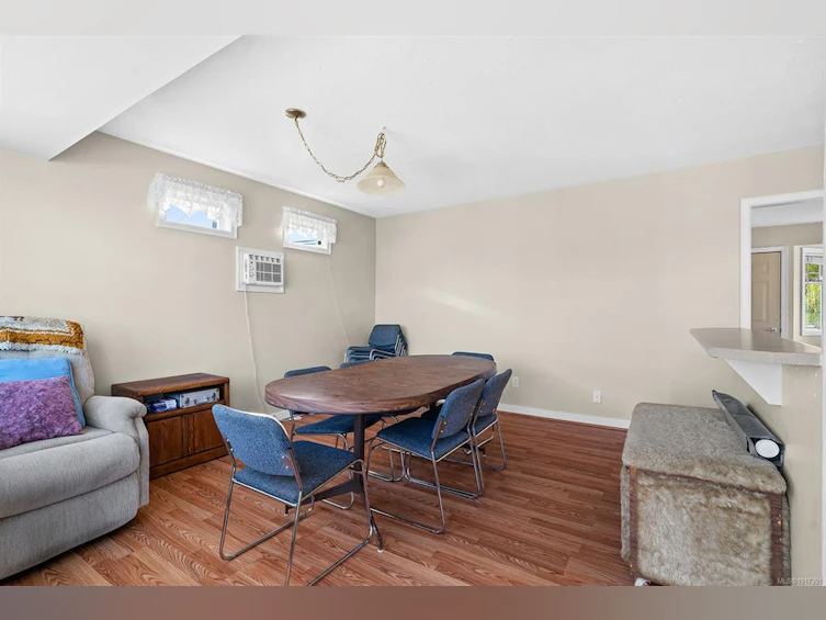 195 Moss Avenue, Parksville, BC, V9P 1L7 - 10