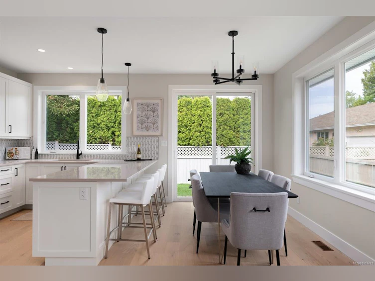 9556 Northlawn Terrace, Sidney, BC, V8L 1R8 - 5