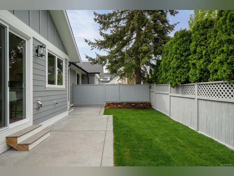 9556 Northlawn Terrace, Sidney, BC, V8L 1R8 - 24