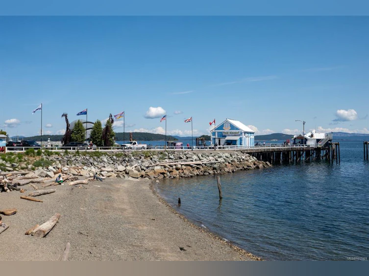 9556 Northlawn Terrace, Sidney, BC, V8L 1R8 - 28