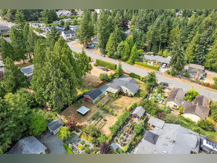 572 N Berwick Road, Qualicum Beach, BC, V9K 1L1 - 86