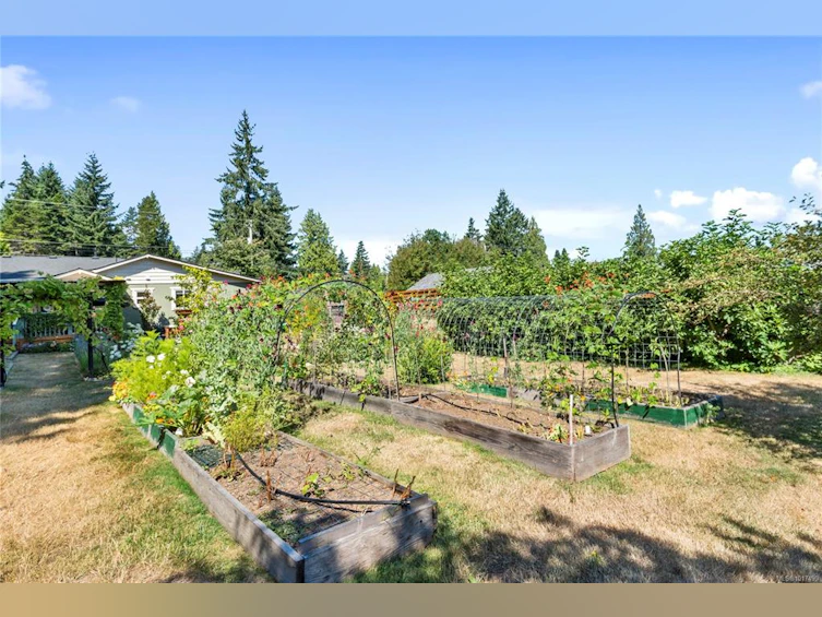 572 N Berwick Road, Qualicum Beach, BC, V9K 1L1 - 60
