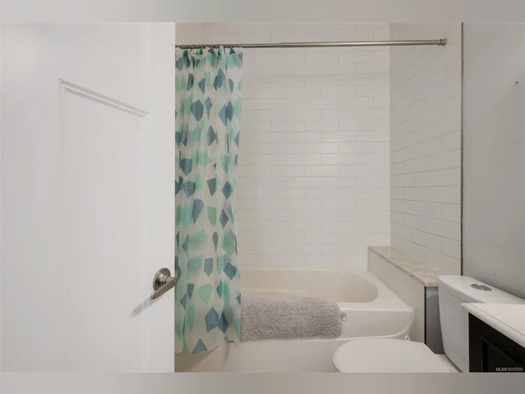 737 Vancouver Street, Victoria, BC, V8V 3V4 - 32