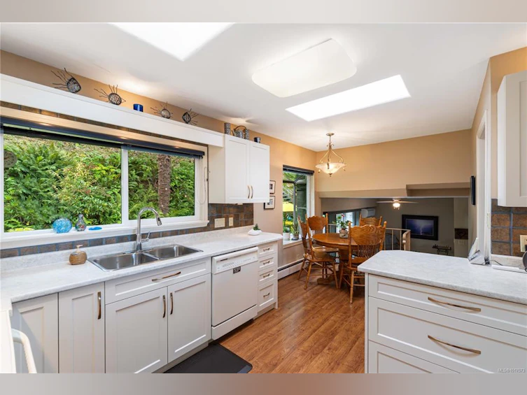 3817 Hammond Bay Road, Nanaimo, BC, V9T 1G4 - 10