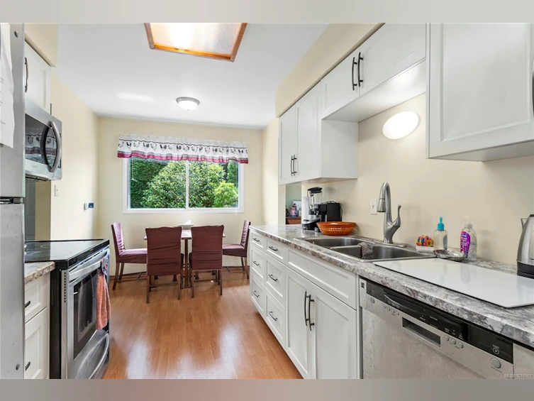 880 Pinecrest Road, Campbell River, BC, V9W 3P3 - 4