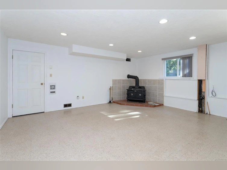 7086 Maber Road, Central Saanich, BC, V8M 1S9 - 21