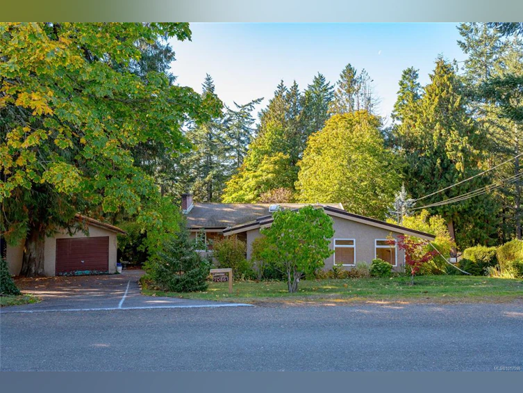 7086 Maber Road, Central Saanich, BC, V8M 1S9 - 3