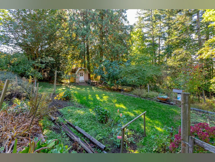 7086 Maber Road, Central Saanich, BC, V8M 1S9 - 31