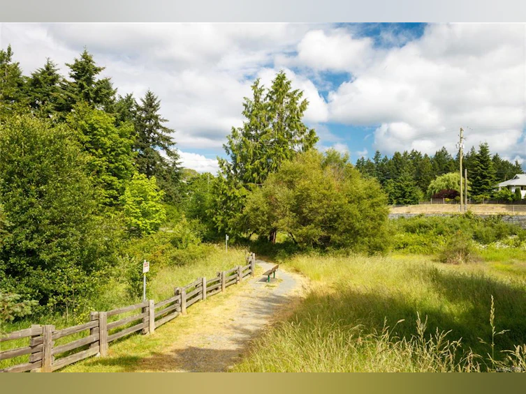 7086 Maber Road, Central Saanich, BC, V8M 1S9 - 38