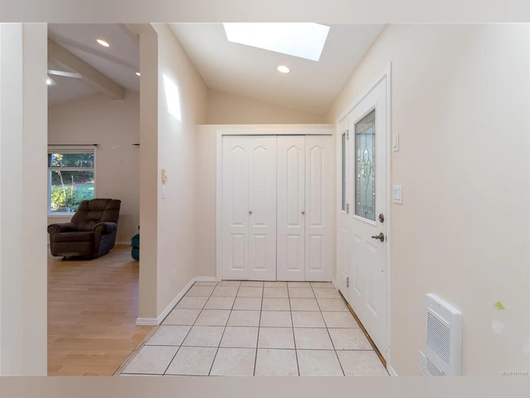 7086 Maber Road, Central Saanich, BC, V8M 1S9 - 4