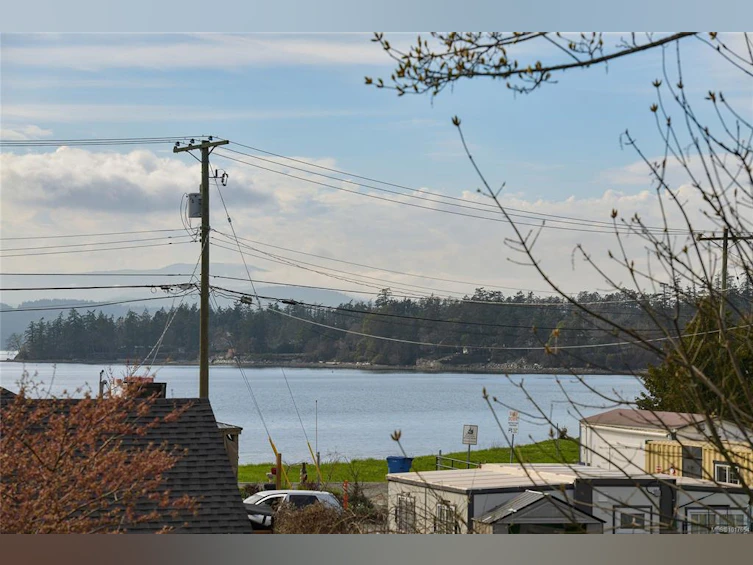 10324 Tsaykum Road, North Saanich, BC, V8L 0A2 - 35