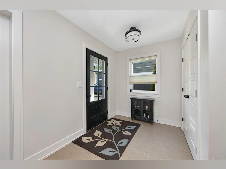 10324 Tsaykum Road, North Saanich, BC, V8L 0A2 - 5
