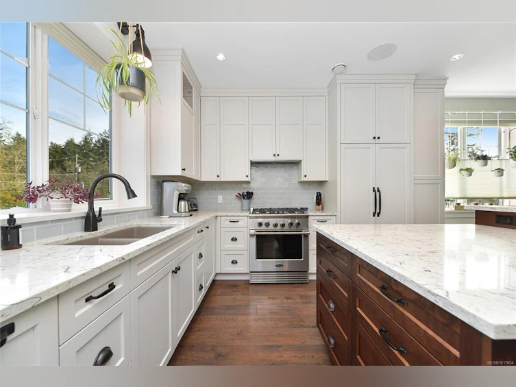10324 Tsaykum Road, North Saanich, BC, V8L 0A2 - 7