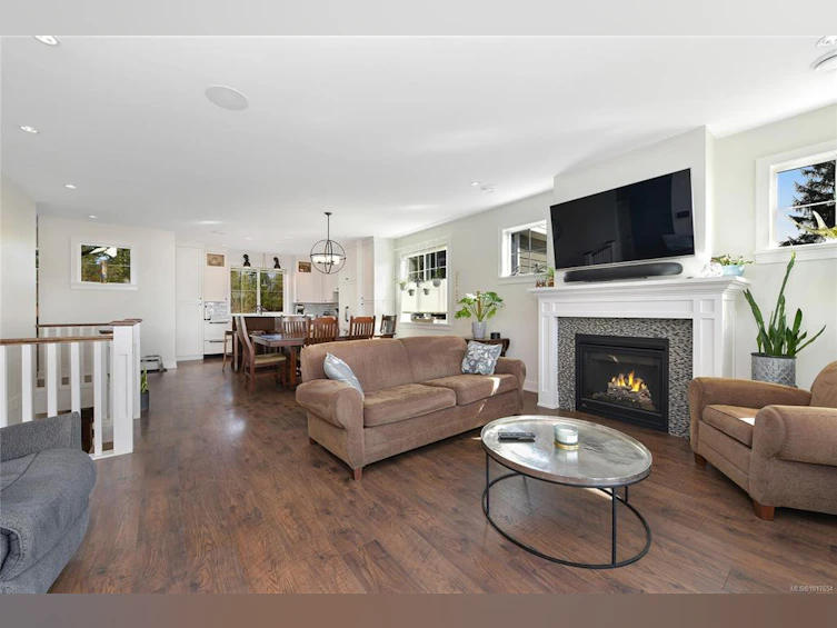 10324 Tsaykum Road, North Saanich, BC, V8L 0A2 - 18