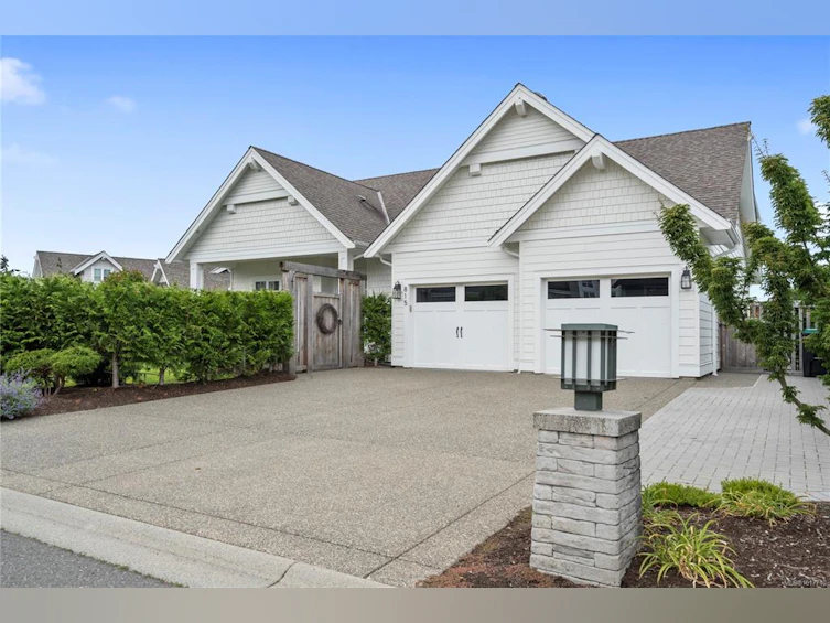 815 Bluffs Drive, Qualicum Beach, BC, V9K 0A2 - 54