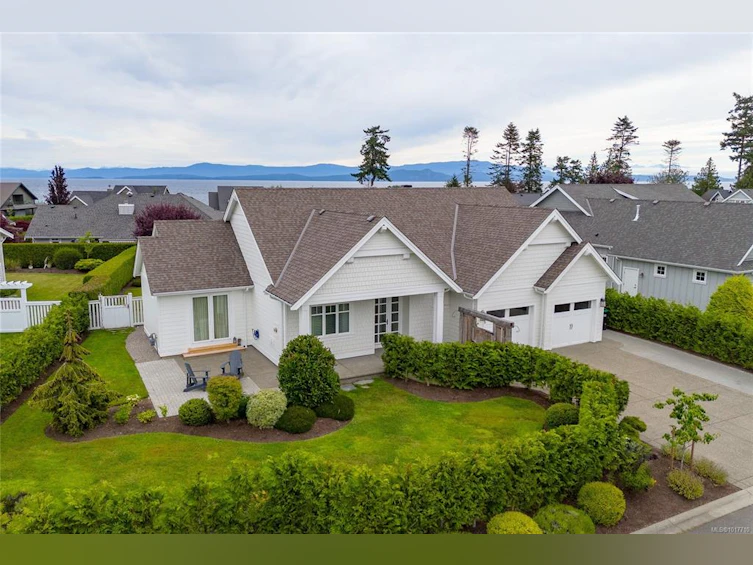 815 Bluffs Drive, Qualicum Beach, BC, V9K 0A2 - 2