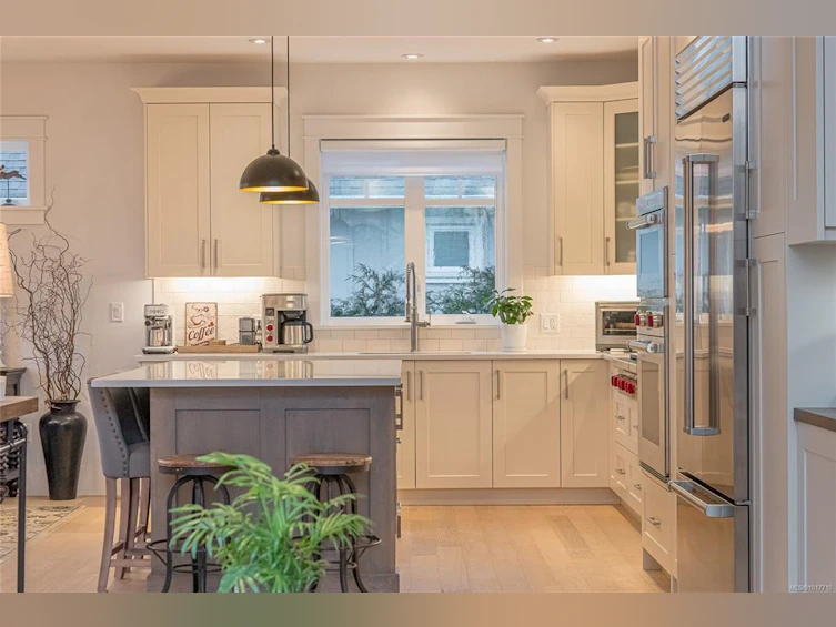 815 Bluffs Drive, Qualicum Beach, BC, V9K 0A2 - 27