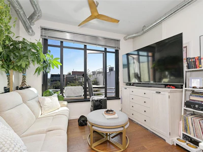 434-1029 View Street - 2