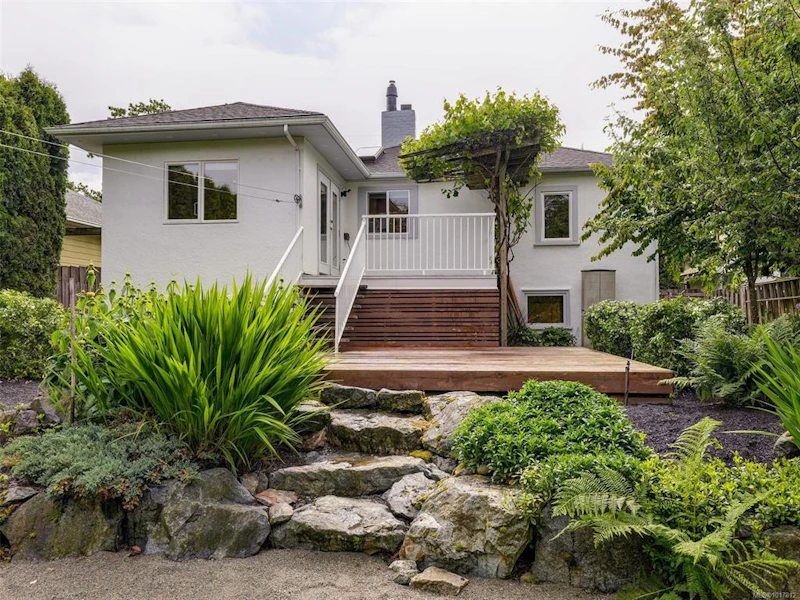 4406 Torquay Drive, Saanich BC V8N 3L4