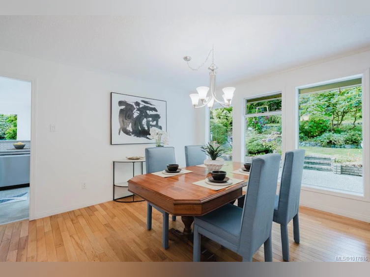 4724 Lochside Drive, Saanich, BC, V8Y 3B6 - 8