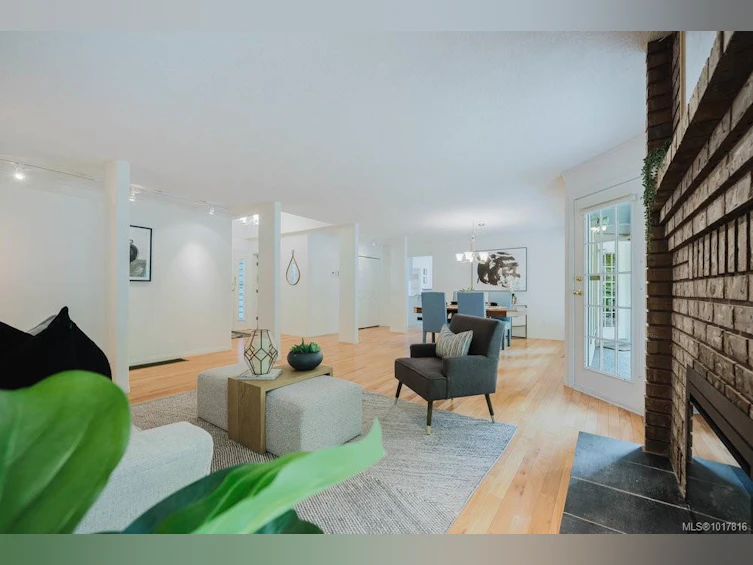 4724 Lochside Drive, Saanich, BC, V8Y 3B6 - 6