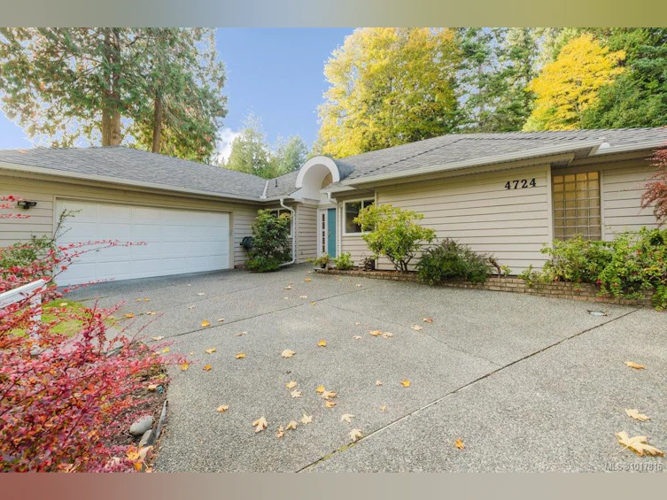 4724 Lochside Drive, Saanich, BC, V8Y 3B6 - 27