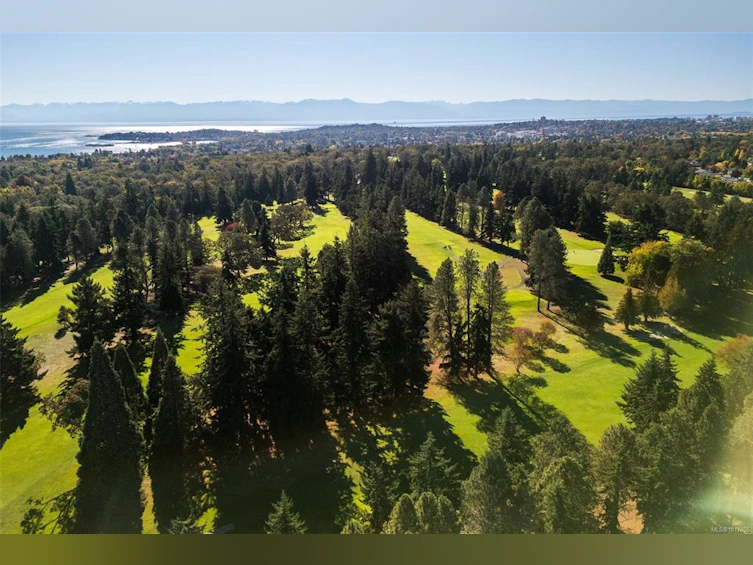 3315 Ripon Road, Oak Bay, BC, V8R 6G6 - 82