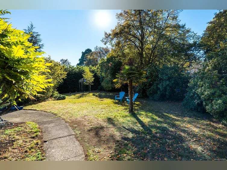 3315 Ripon Road, Oak Bay, BC, V8R 6G6 - 3