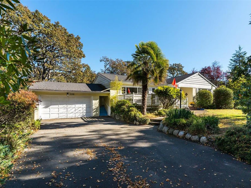 3315 Ripon Road, Oak Bay BC V8R 6G6