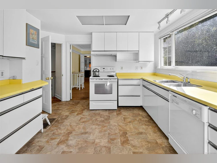 3315 Ripon Road, Oak Bay, BC, V8R 6G6 - 32