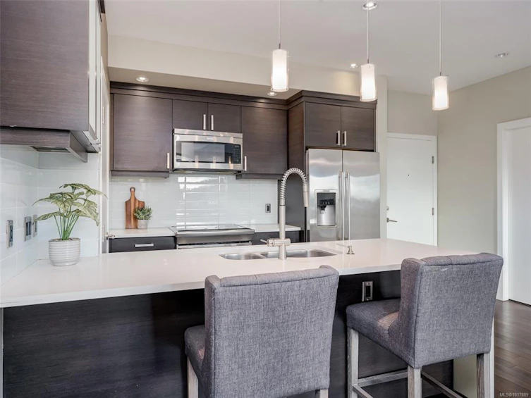 204-2589 Penrhyn Street, Saanich, BC, V8N 1G4 - 9
