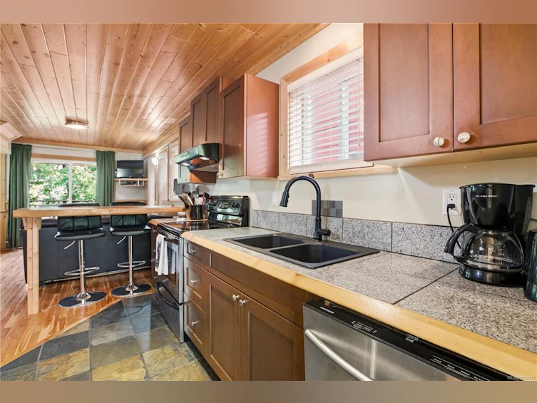 265 Boardwalk Boulevard, Ucluelet, BC, V0R 3A0 - 15