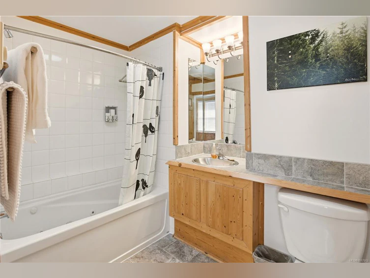 265 Boardwalk Boulevard, Ucluelet, BC, V0R 3A0 - 26