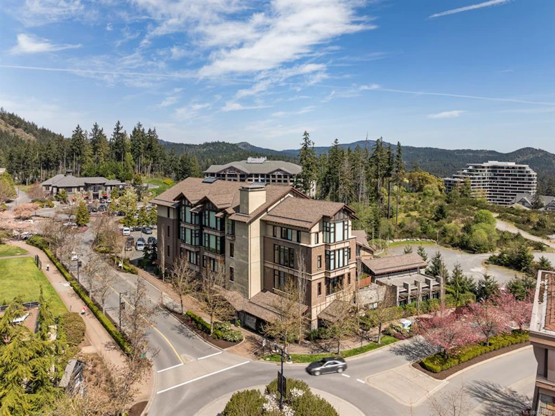 201 - 2049 Country Club Way, Langford BC