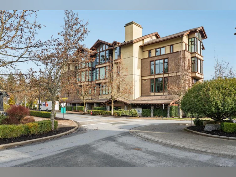 201-2049 Country Club Way, Langford, BC, V9B 0H8 - 21