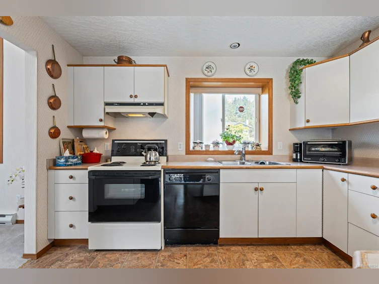 2449 Earls Court, Langford, BC, V9B 5V3 - 14