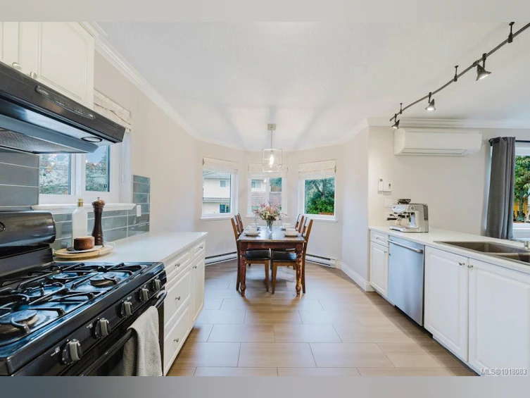 2310 Francis View Drive, View Royal, BC, V9B 6C8 - 8