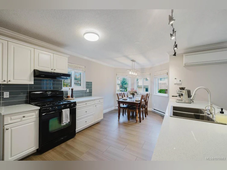 2310 Francis View Drive, View Royal, BC, V9B 6C8 - 9