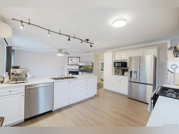 2310 Francis View Drive, View Royal, BC, V9B 6C8 - 11
