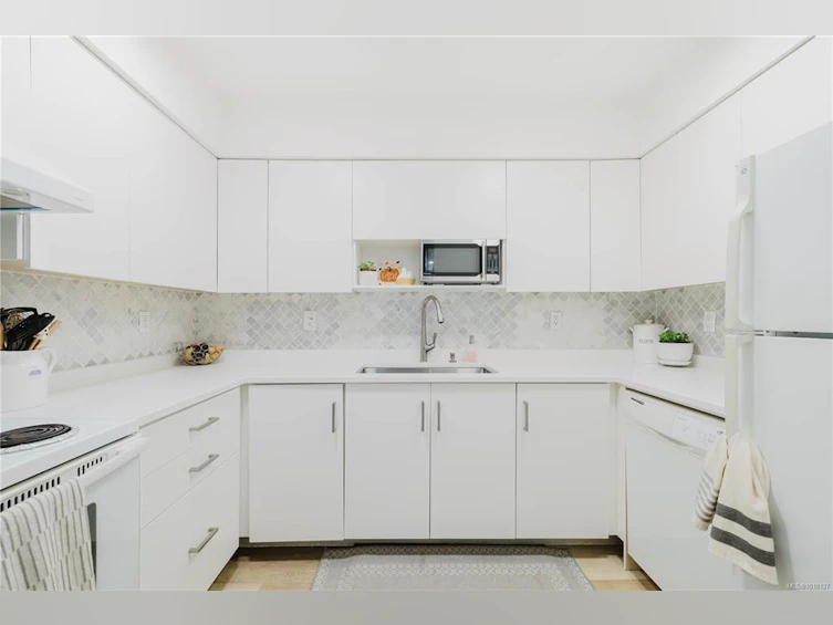 3-740 Wilson Street, Victoria, BC, V9A 3H2 - 8