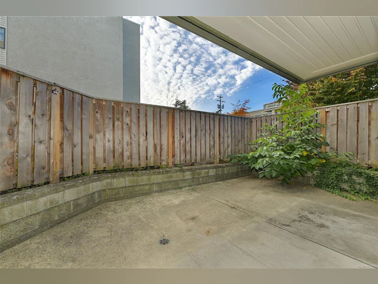 109-2757 Quadra Street, Victoria, BC, V8T 4E5 - 23