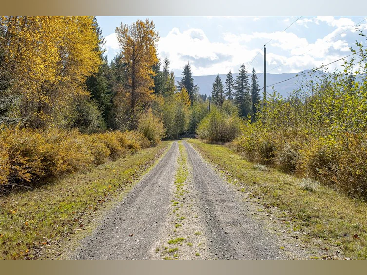 1445 Mclean Road, Hilliers, BC, V0R 1V0 - 11