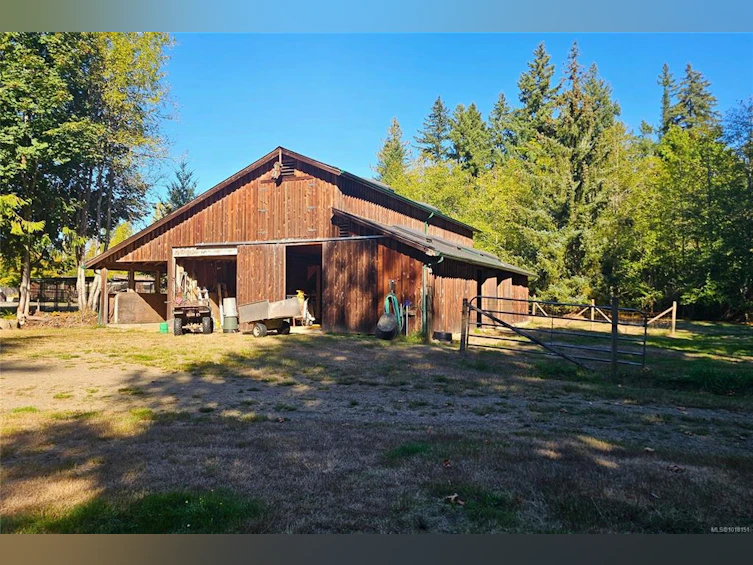 1445 Mclean Road, Hilliers, BC, V0R 1V0 - 39